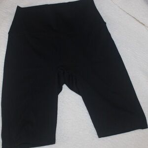 NWT Women's BLACK MFD High-Waist Biker Short in Sz (L)